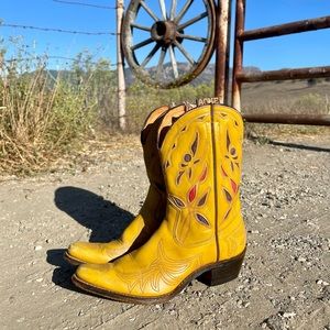 Vintage 1950s 1940s ACME Western boots size 5/6 WOMENS in bright yellow